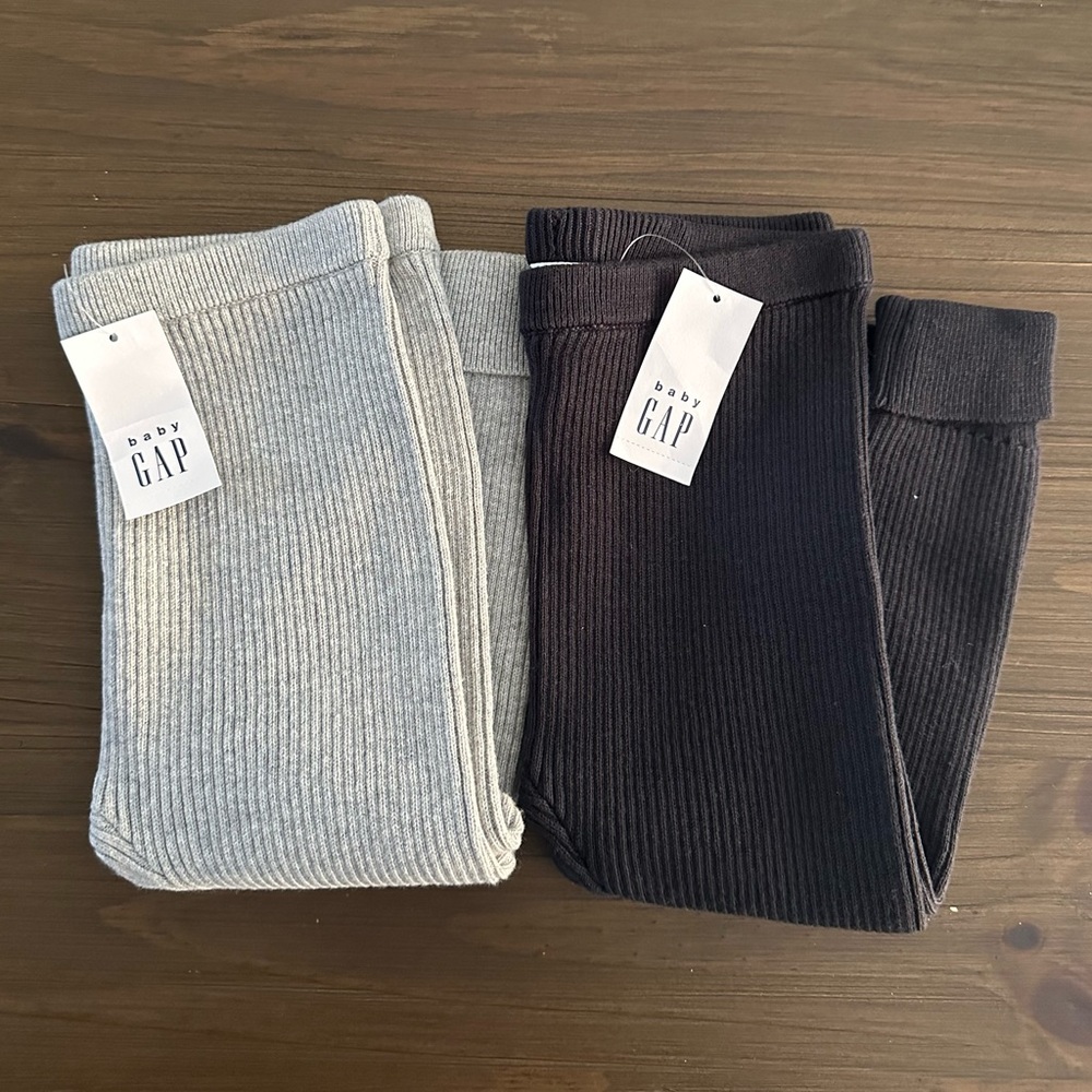 GAP Kids Ribbed Leggings - Light Gray and Black. Size 12-18 Months